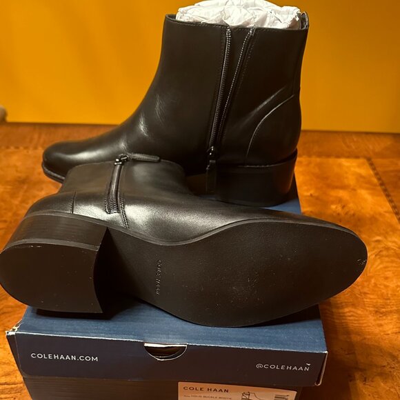 NEW! Cole Haan Holis Block Heel Buckle Black Leather Ankle Bootie Size 10B NIB - Picture 5 of 9
